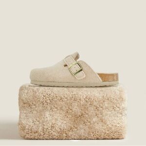 Cushionaire Hana Cork Footbed Clog Wools